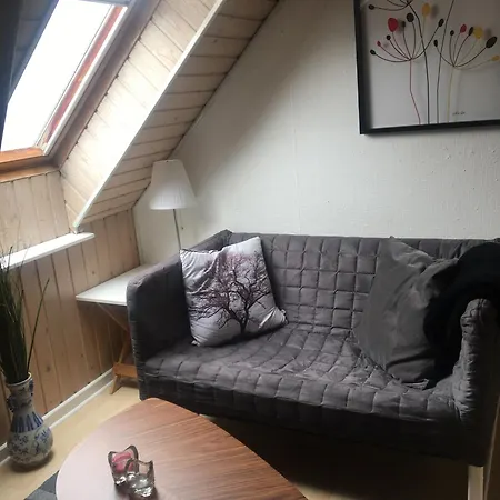 Ad Apartment
